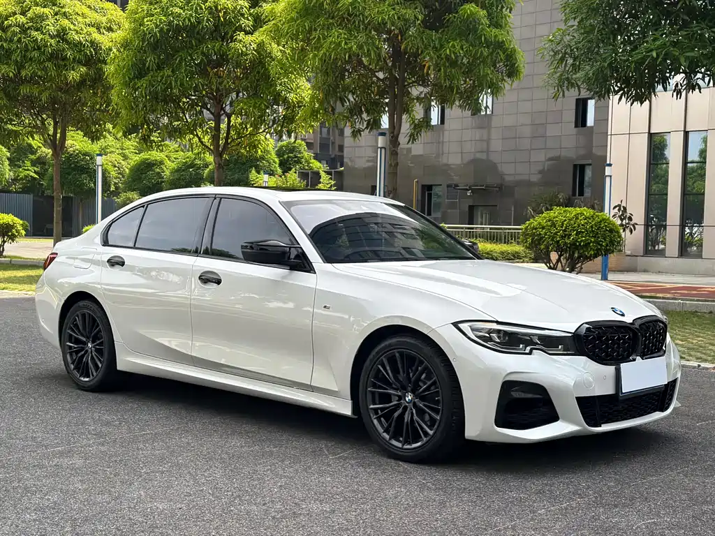 BMW 3 Series 2019 — фото 3