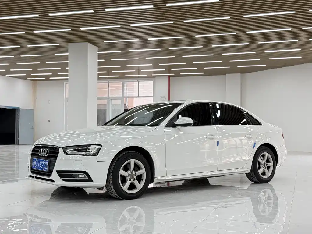 Audi A4L 2015 — фото 1