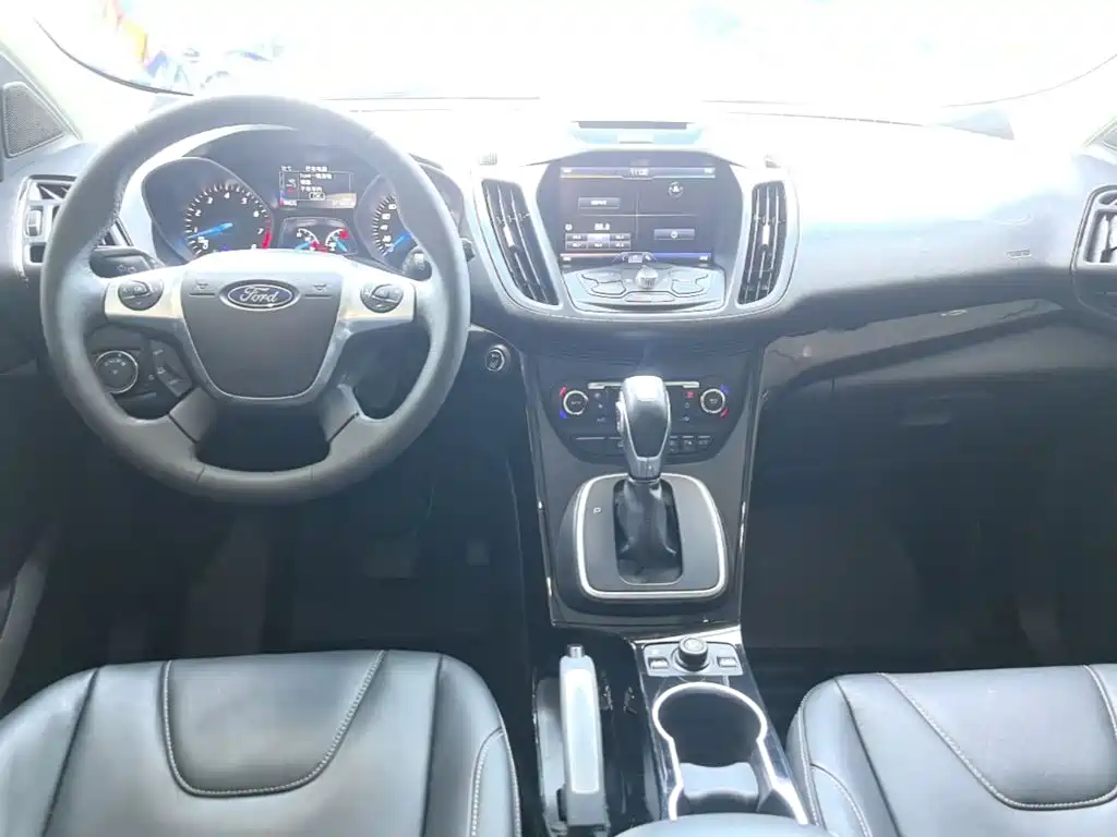 Ford Kuga 2015 — фото 10