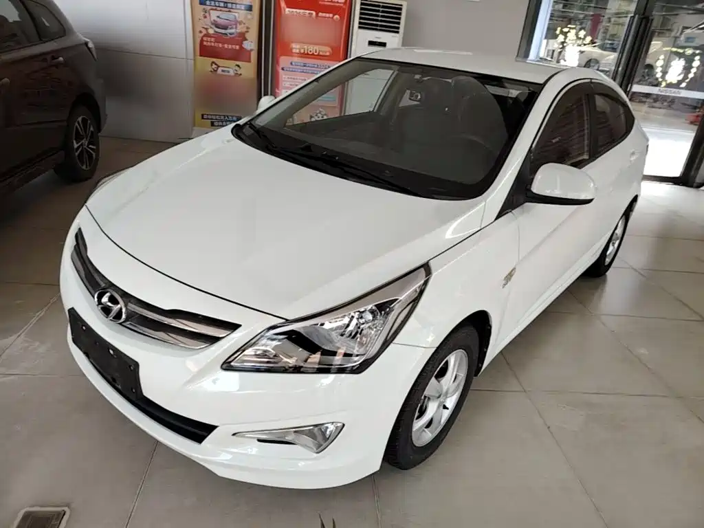 Hyundai Accent 2016 — фото 1