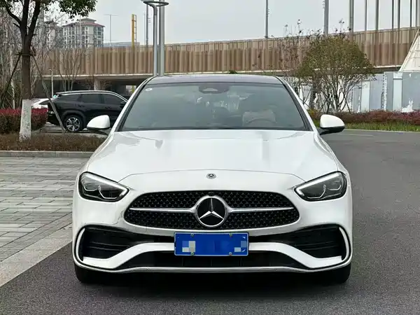 Mercedes-Benz C-Class 2024