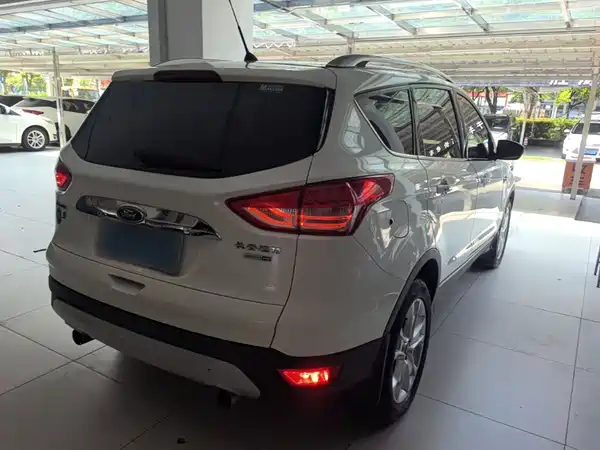 Ford Kuga 2015
