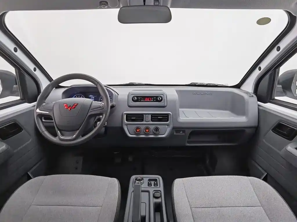 Wuling Yangguang 2025