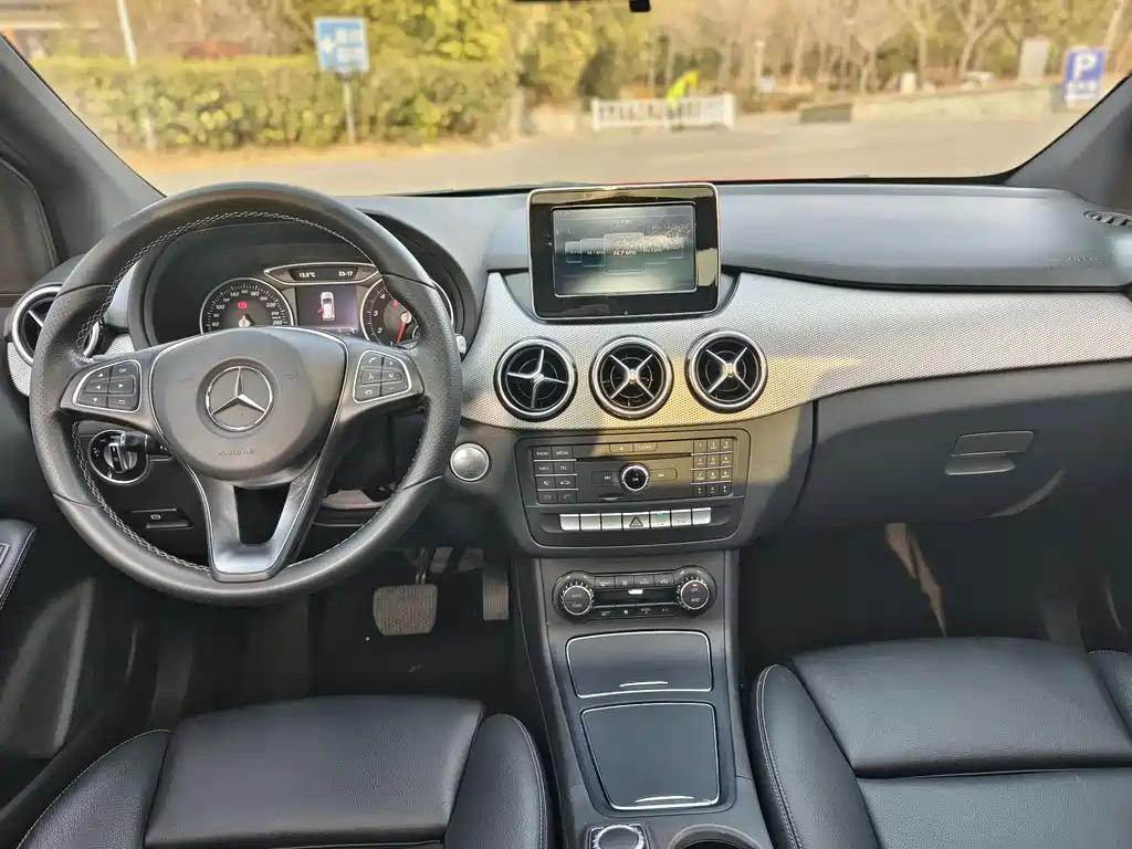 Mercedes-Benz B-Class 2017 — фото 18