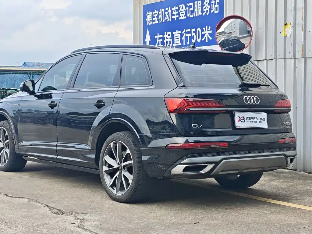 Audi Q7 2022 — фото 6