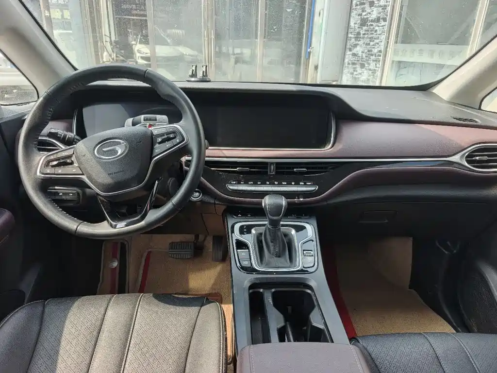 GAC Motor Trumpchi M6 2022 — фото 6