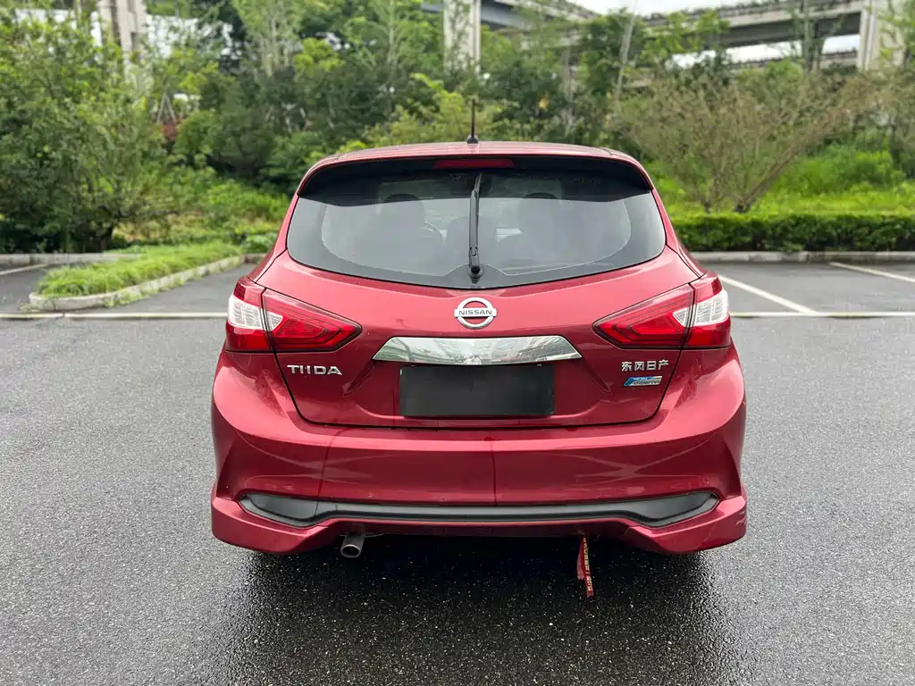 Nissan Tiida 2017 — фото 6