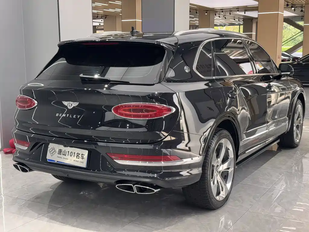 Bentley Bentayga 2025 — фото 28