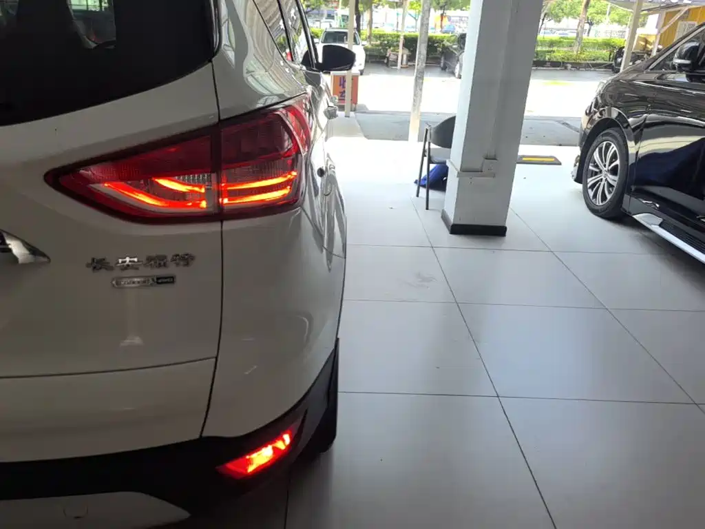 Ford Kuga 2015 — фото 8