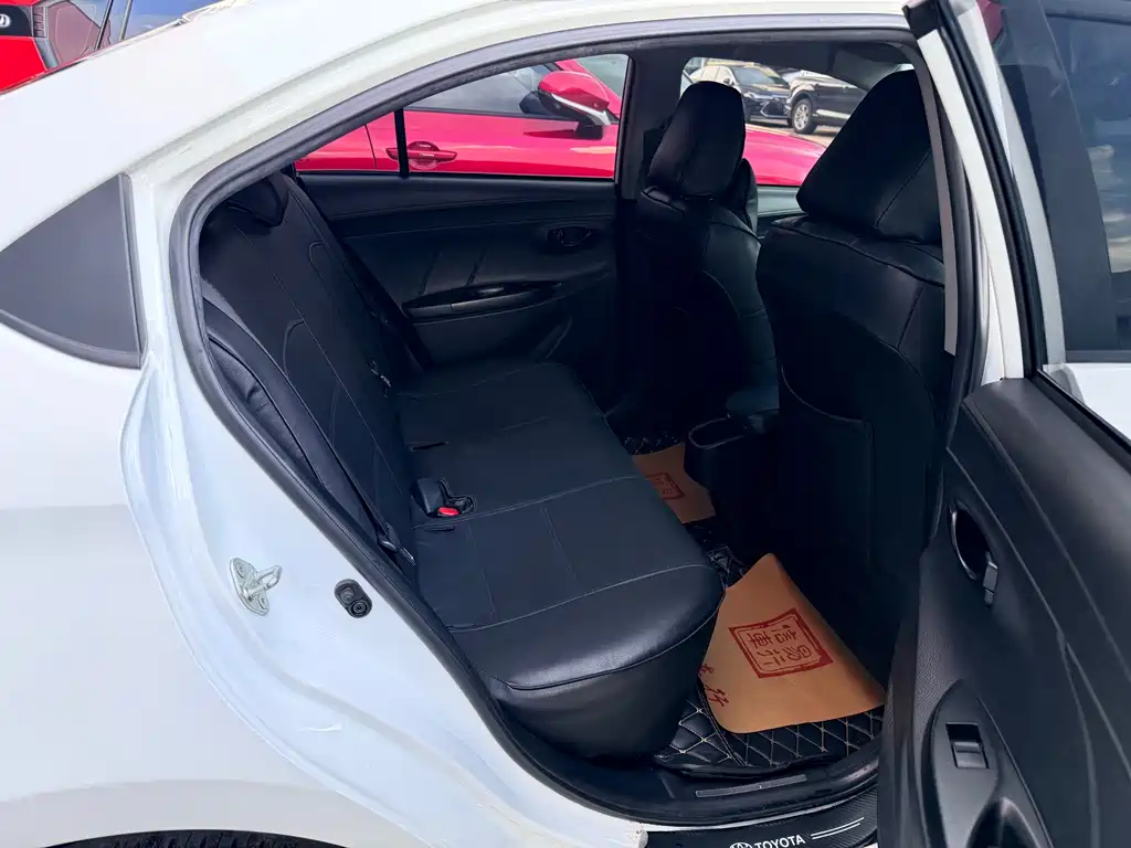Toyota Yaris L 2019 — фото 9