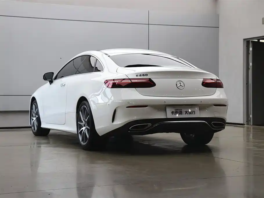 Mercedes-Benz E-Class 2022 — фото 32
