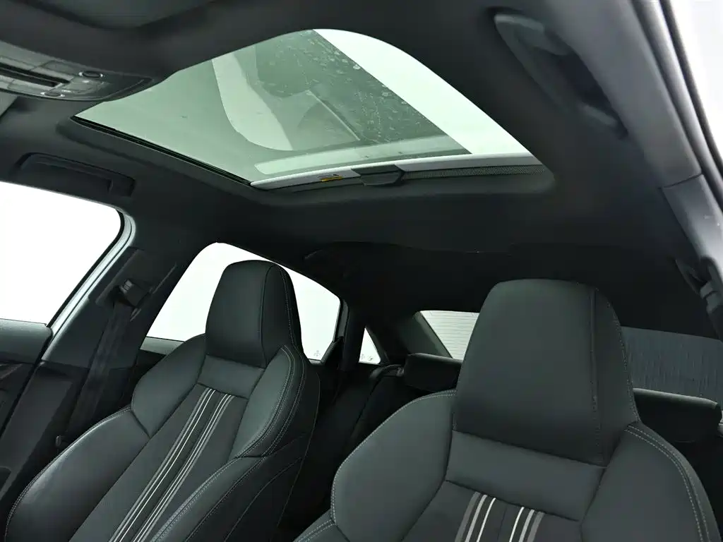 Audi A3 2024 — фото 12