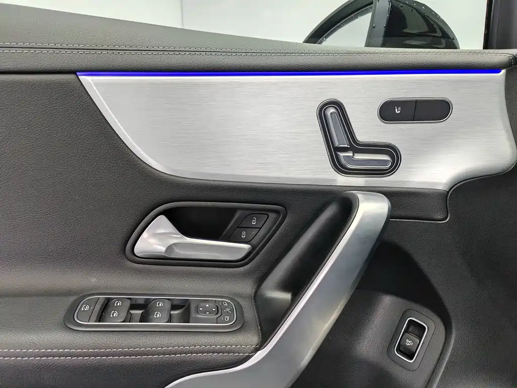 Mercedes-Benz A-Class AMG 2025 — фото 19