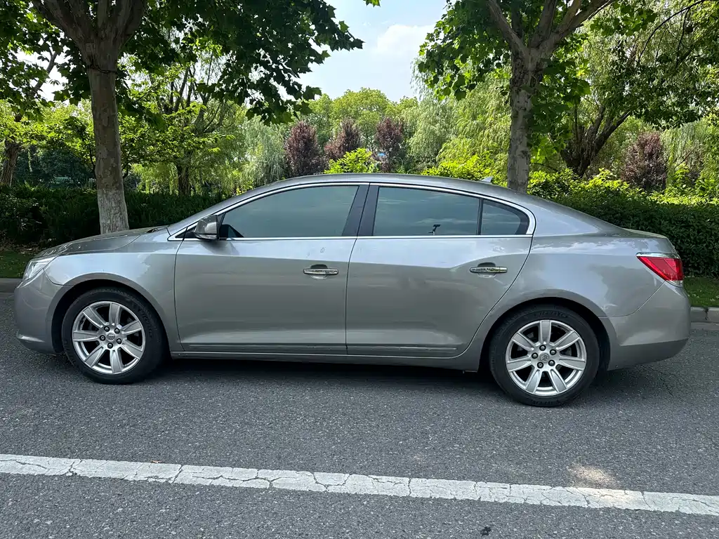 Buick LaCrosse 2010 — фото 4