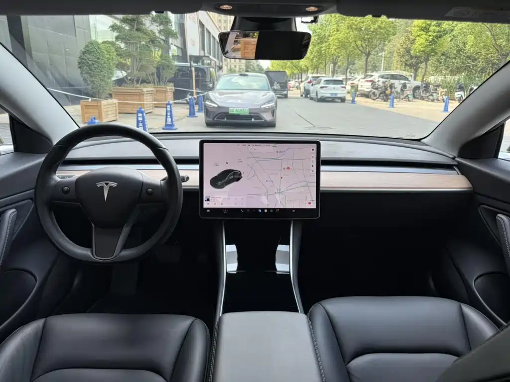 Tesla Model 3 2019 — фото 10