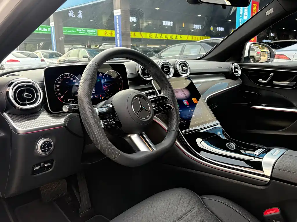 Mercedes-Benz C-Class 2025 — фото 9