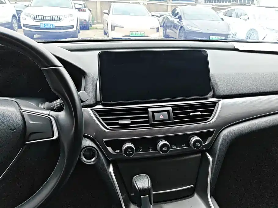 Honda Accord 2022 — фото 13