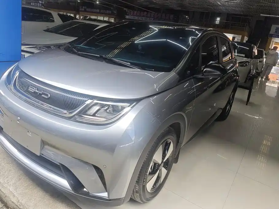 BYD Dolphin 2023