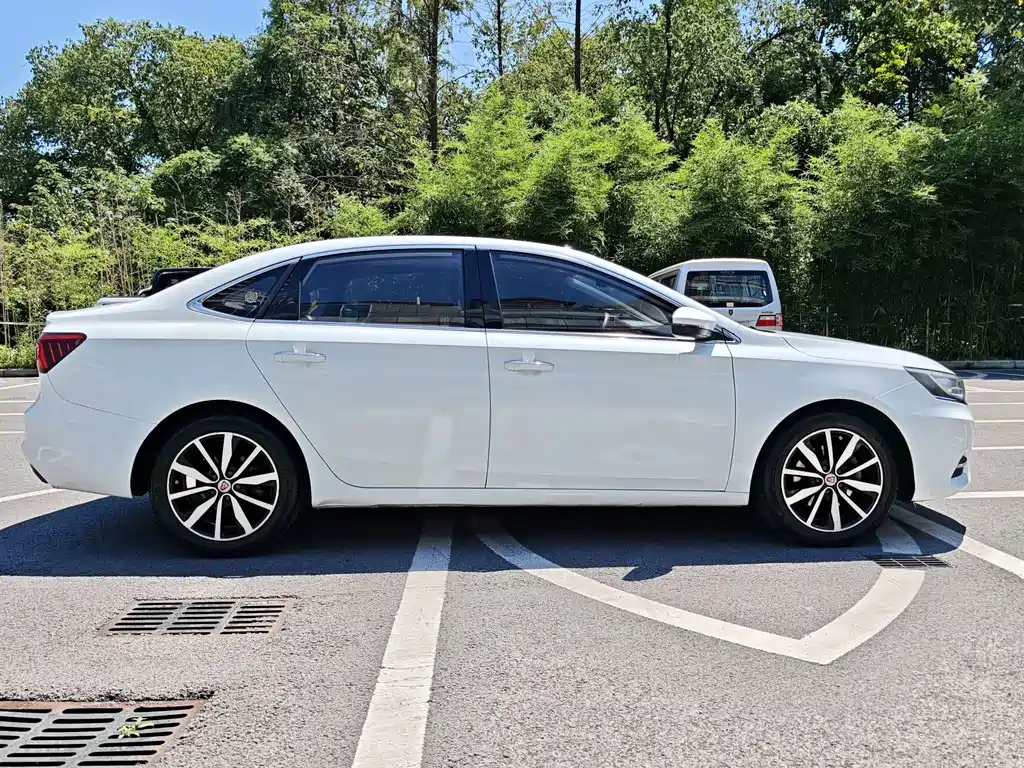 Roewe i6 Classic 2018 — фото 9