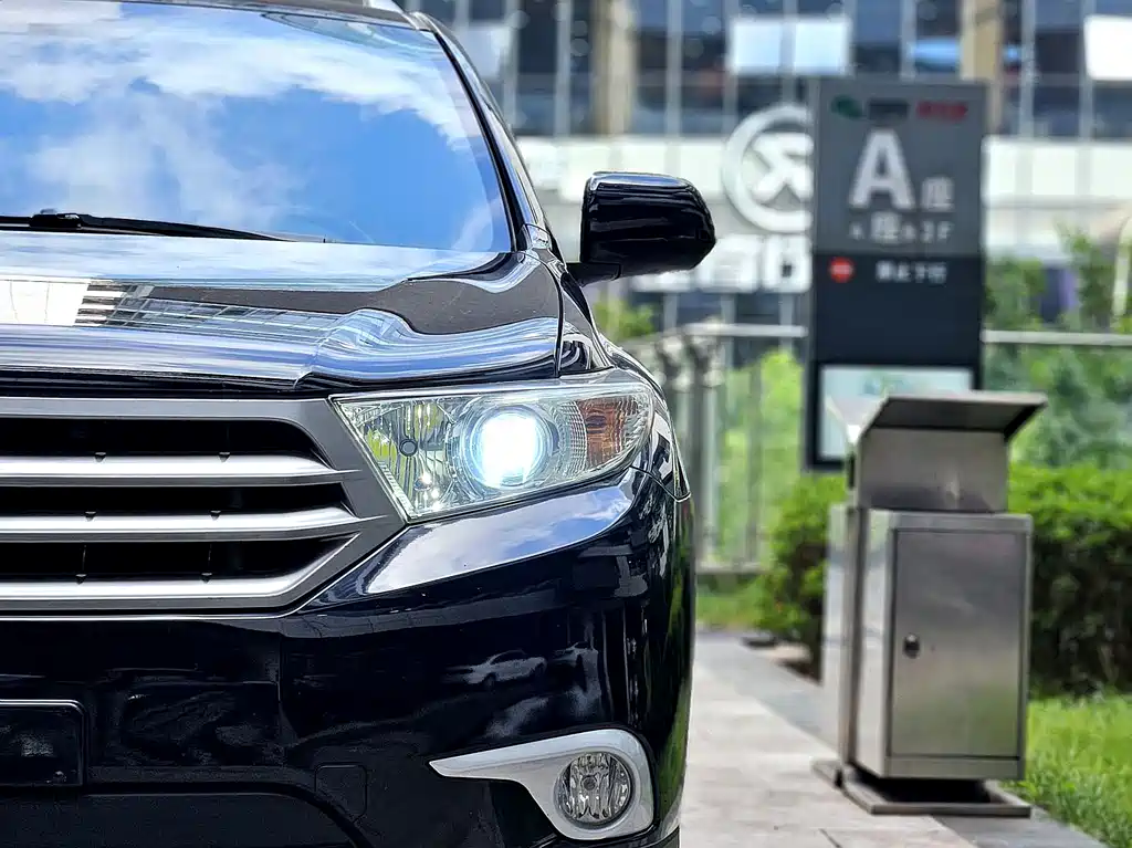 Toyota Highlander 2012 — фото 15