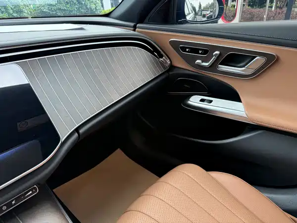 Mercedes-Benz E-Class 2024
