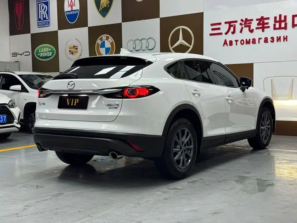 Mazda CX-4 2023
