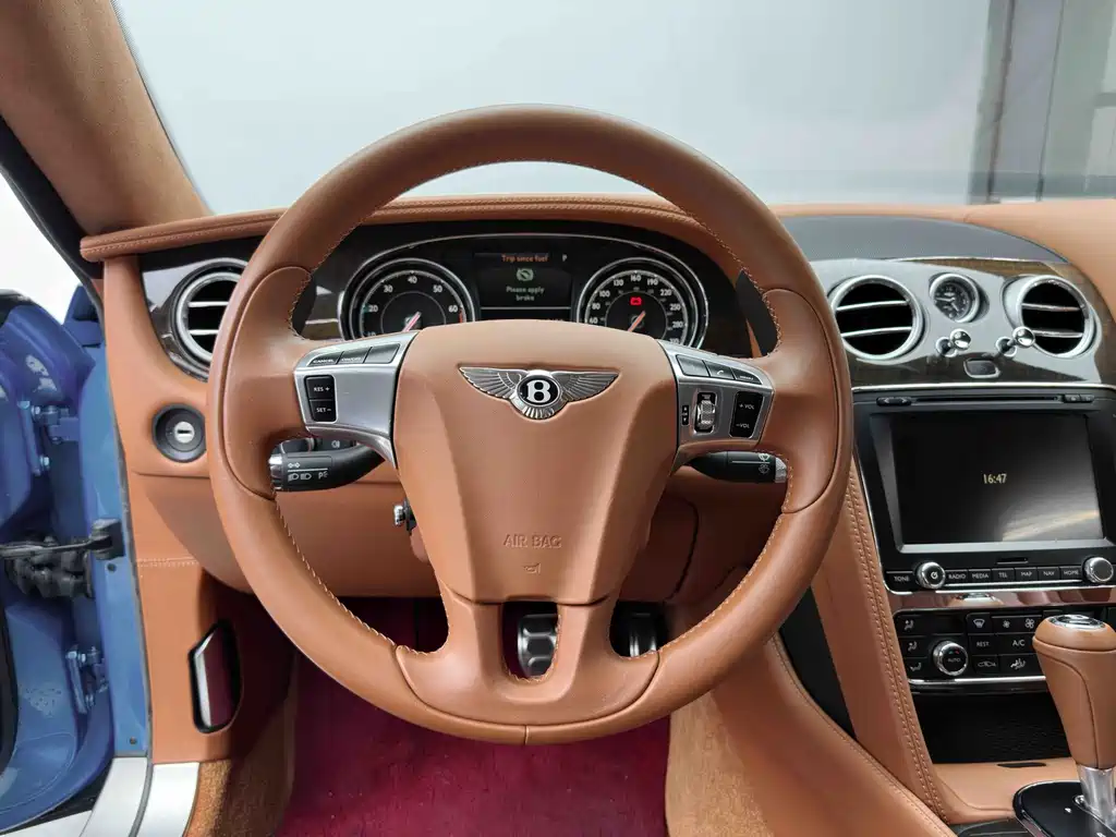 Bentley Continental 2016 — фото 16