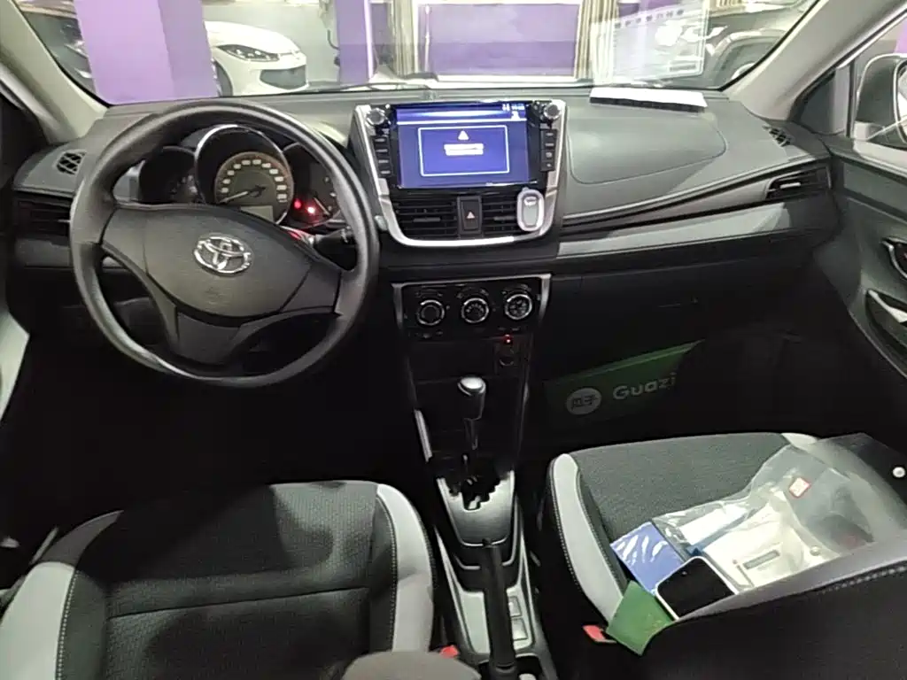 Toyota Yaris L 2021 — фото 10
