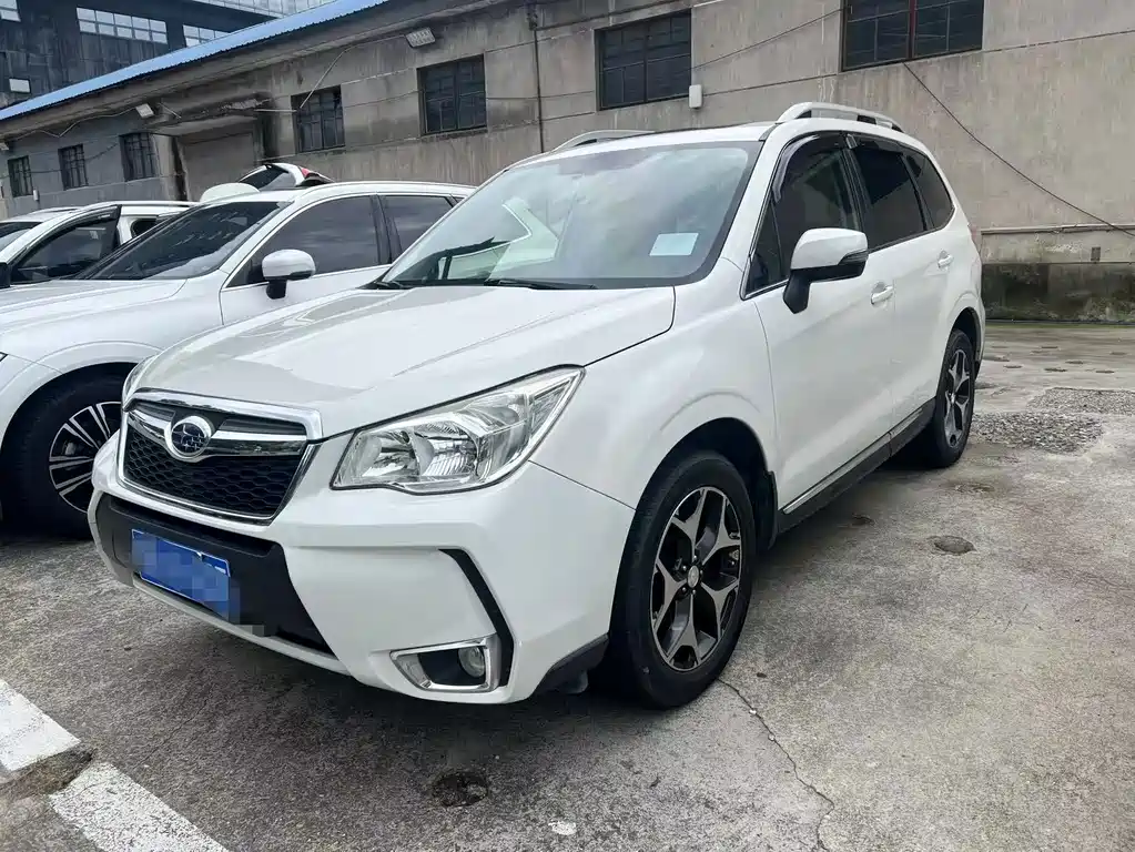 Subaru Forester 2015 — фото 1