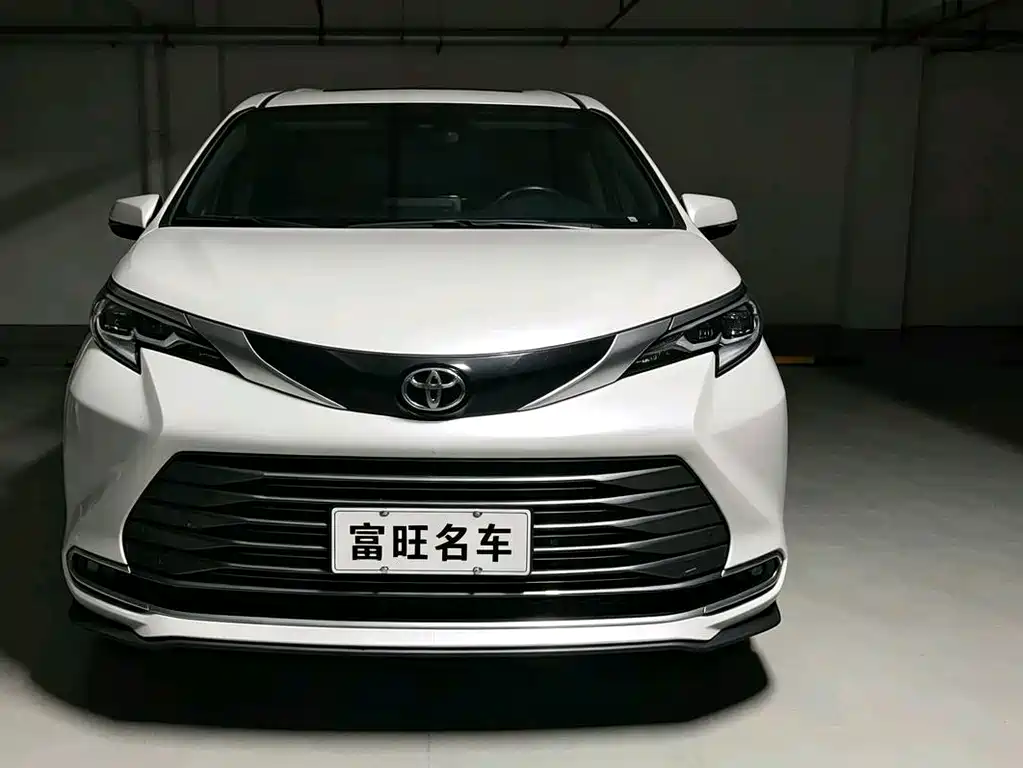 Toyota Sienna 2024 — фото 2