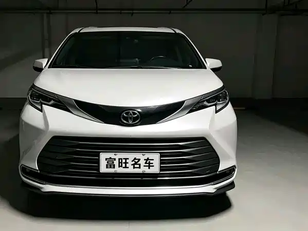 Toyota Sienna 2024