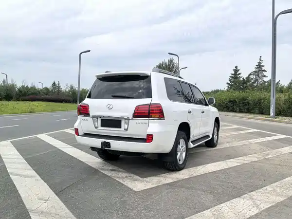 Lexus LX 2009
