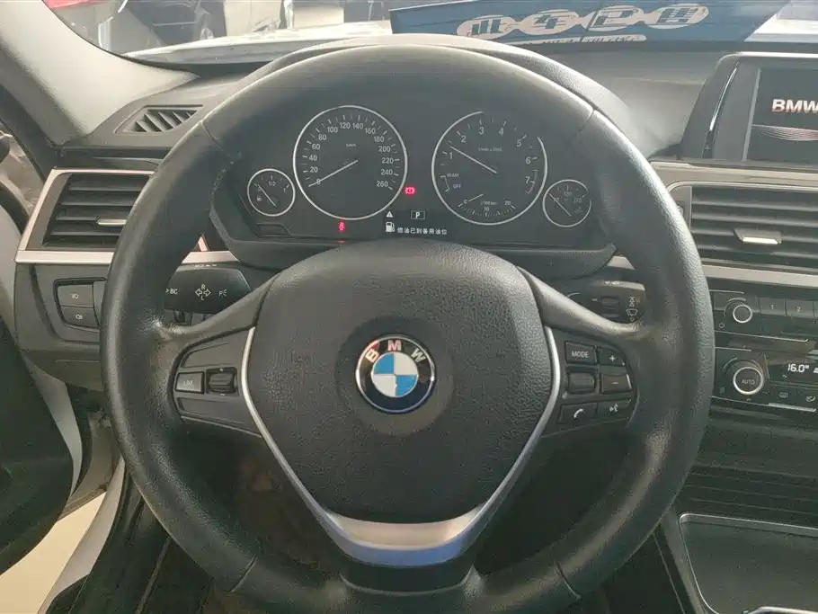 BMW 3 Series 2016 — фото 15