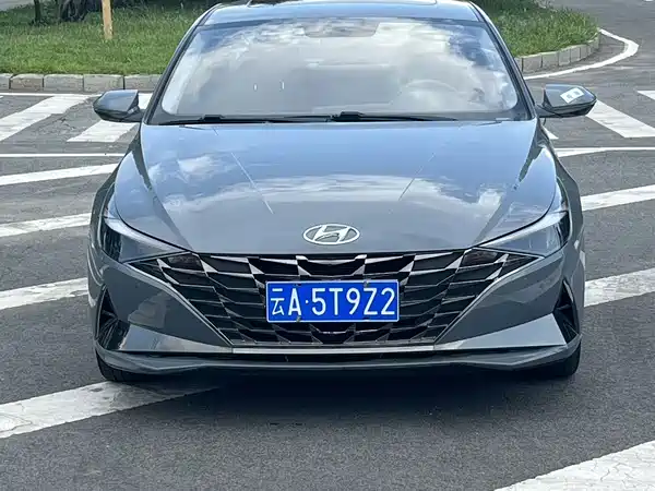 Hyundai Elantra 2021