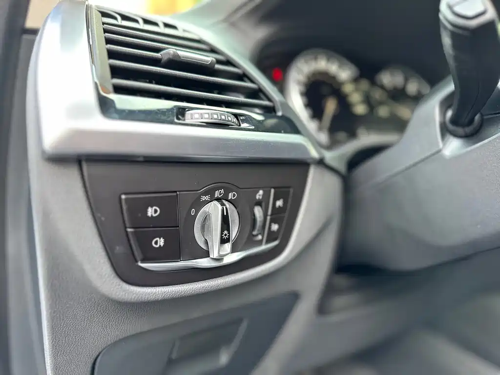 BMW X3 2018 — фото 11