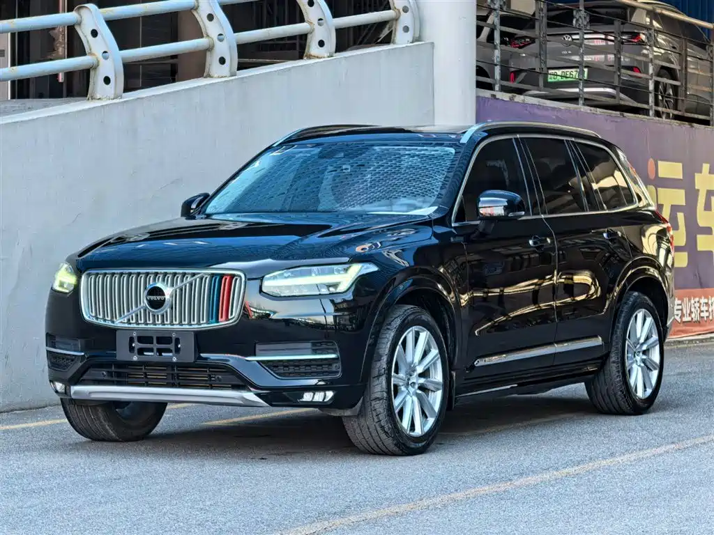 Volvo XC90 2019 — фото 1