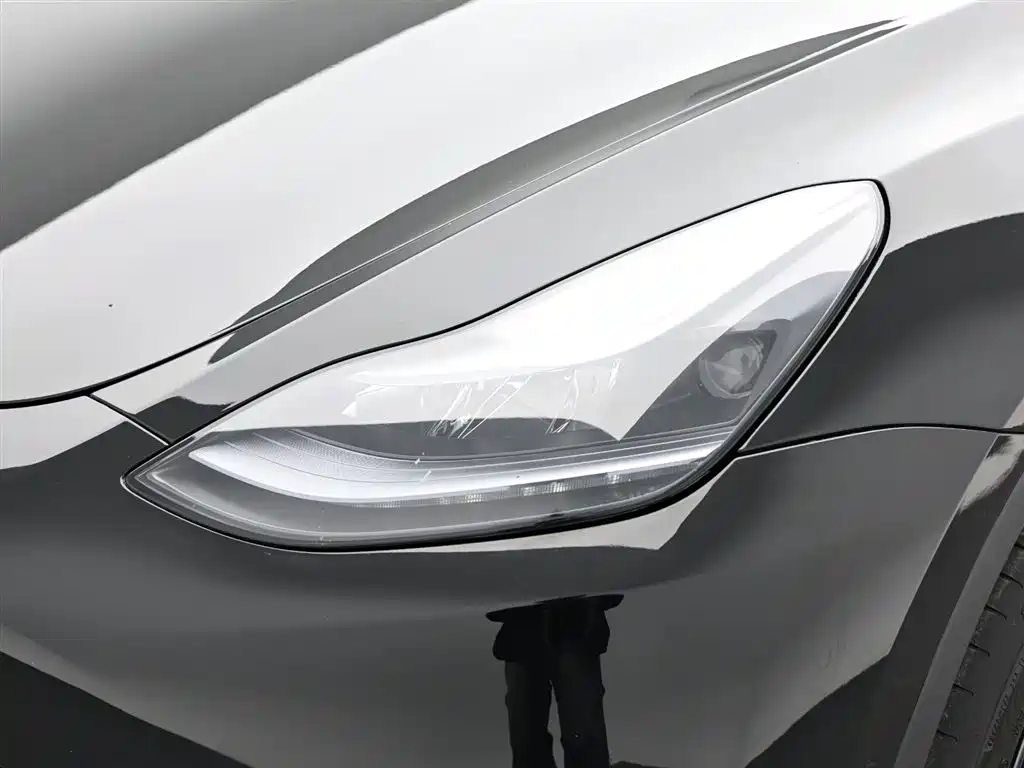 Tesla Model Y 2022 — фото 10
