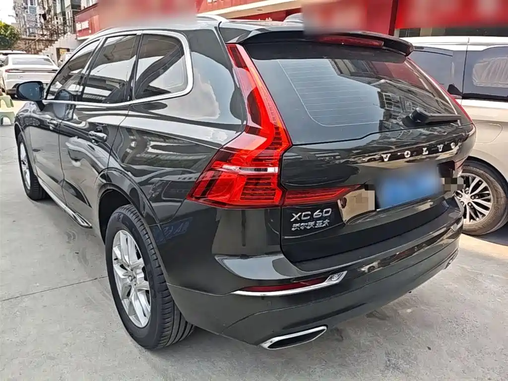 Volvo XC60 2021 — фото 5