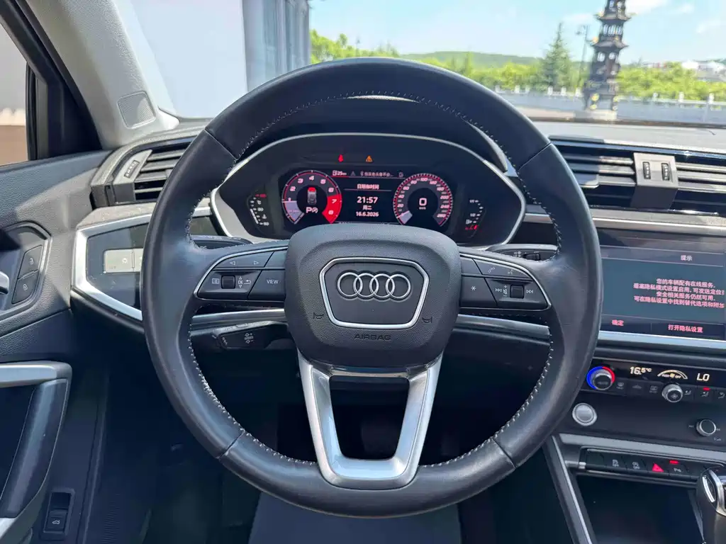 Audi Q3 2022 — фото 15