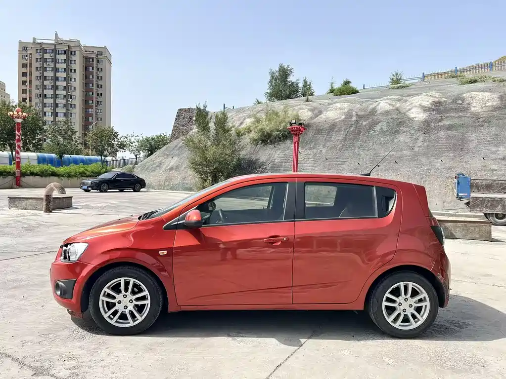 Chevrolet Aveo 2014 — фото 16
