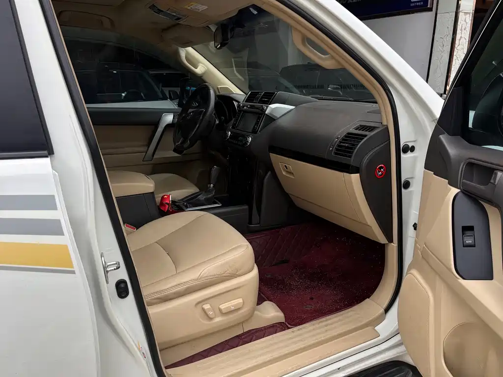 Toyota Prado 2015 — фото 11