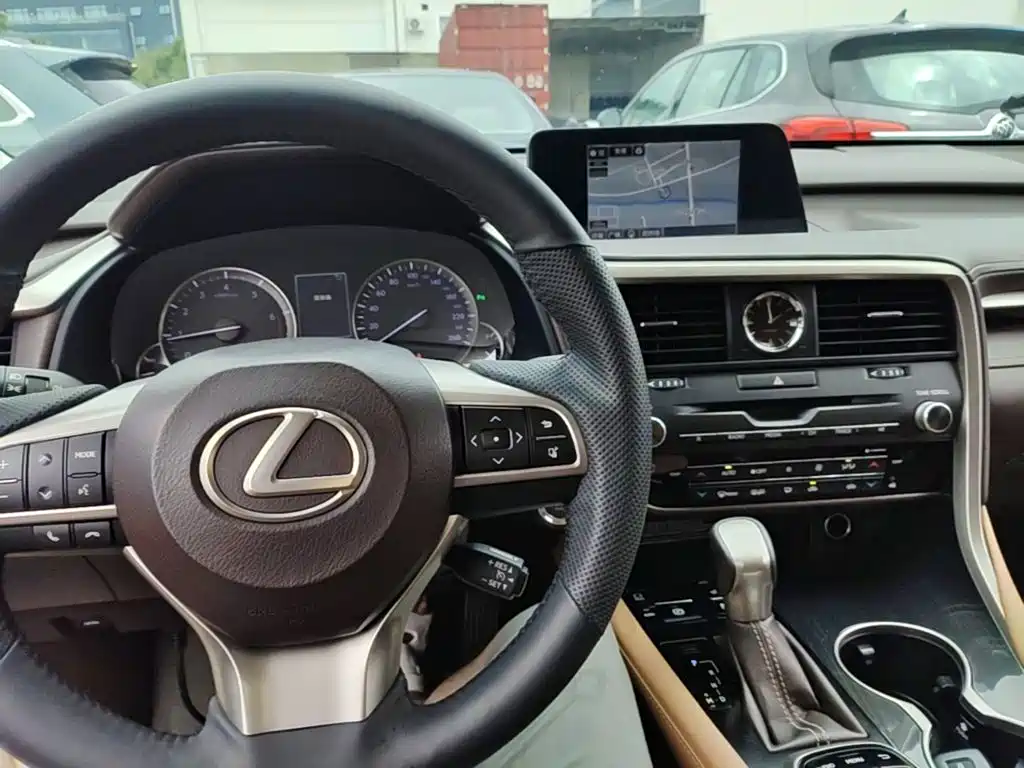 Lexus RX 2017 — фото 10