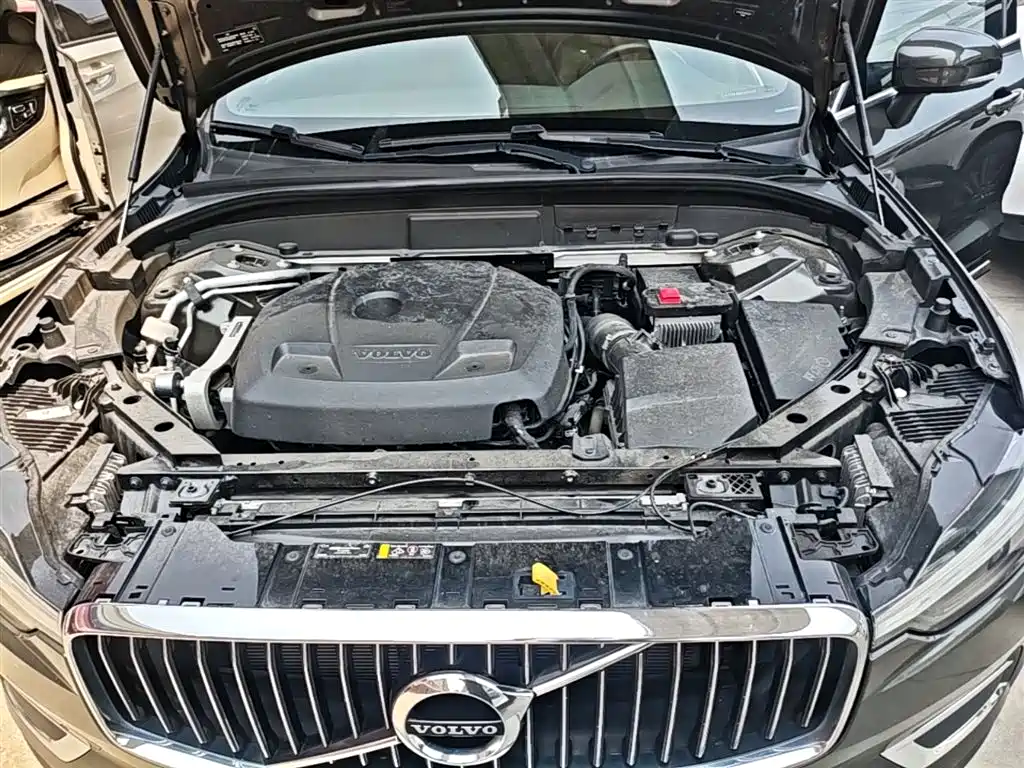 Volvo XC60 2021 — фото 20