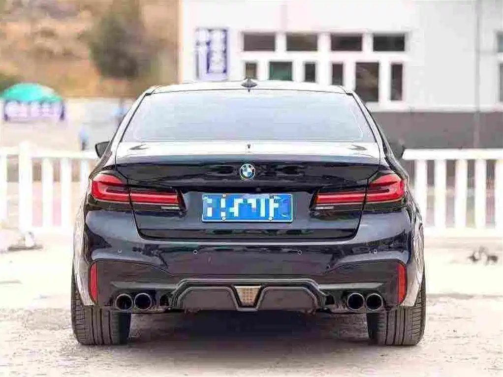 BMW 5 Series 2019 — фото 8