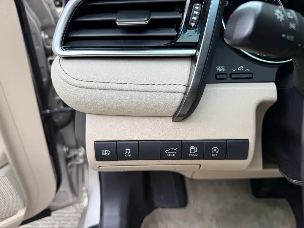 Toyota Camry 2021 — фото 14