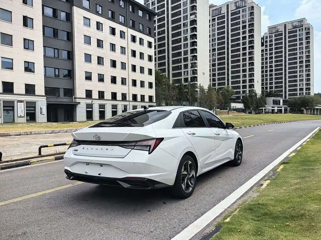 Hyundai Elantra 2021