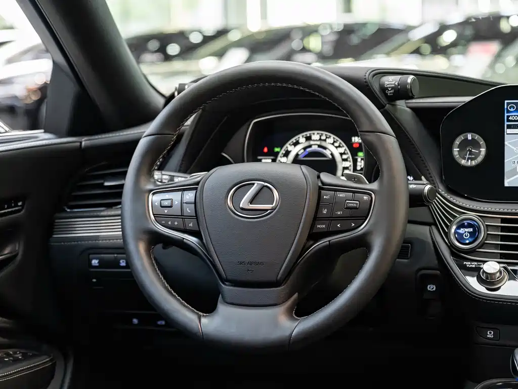 Lexus LS 2021 — фото 14