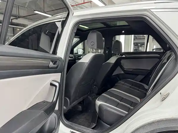 Volkswagen T-Roc 2023