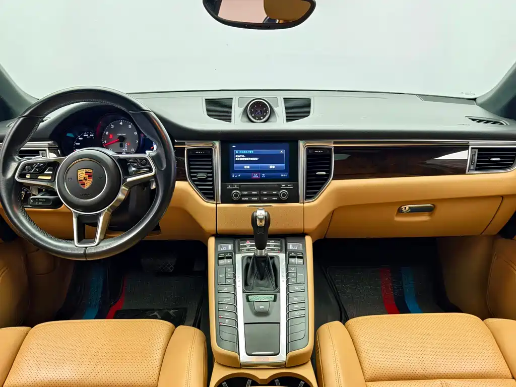 Porsche Macan 2017 — фото 10
