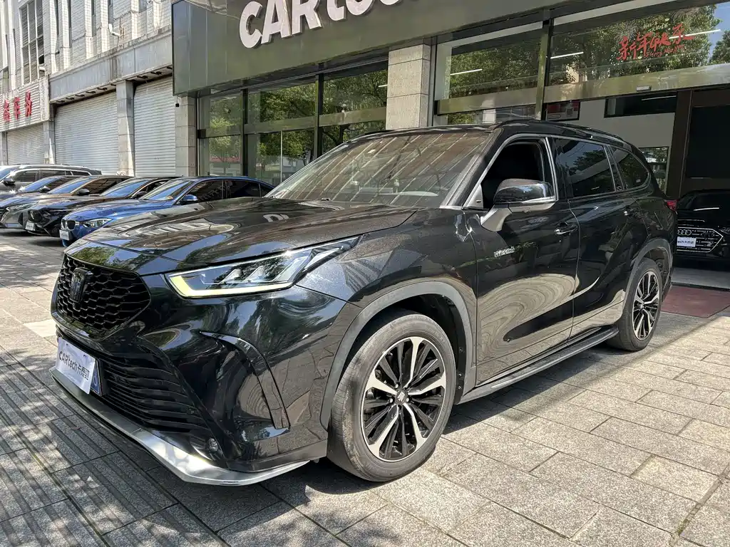 Toyota Crown Kluger 2022 — фото 13